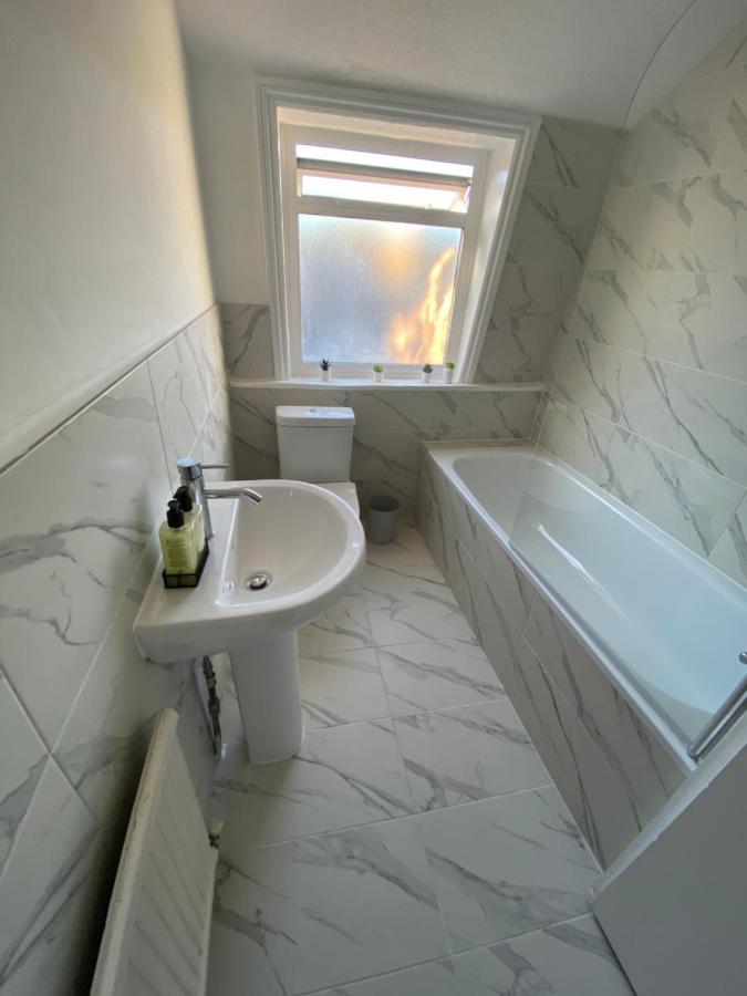 Modern 1 Bedroom Flat In Paddington London Exterior photo
